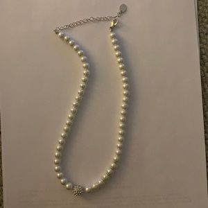 Pearl necklace with charm